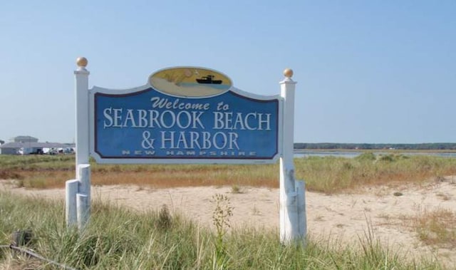 30 River St, Seabrook, NH 03874 - exterior view