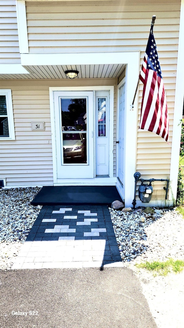 31 Bluffs Dr, Concord, NH 03303 - view of exterior entry