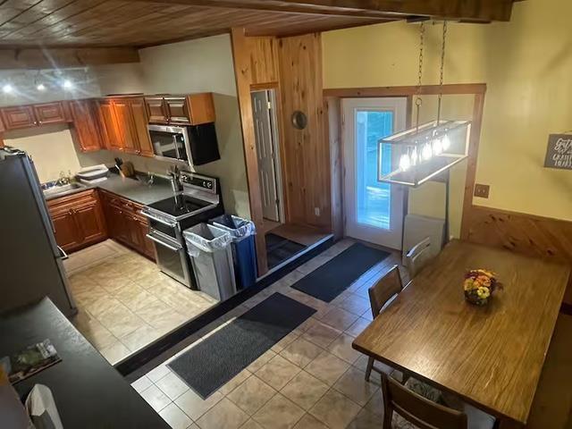 633 Rte 100, Stratton, VT 05360