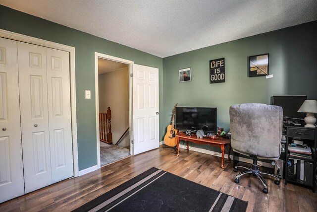 19 Shelburne Rd Unit 19, Merrimack, NH 03054 - office with wood finished floors and a textured ceiling