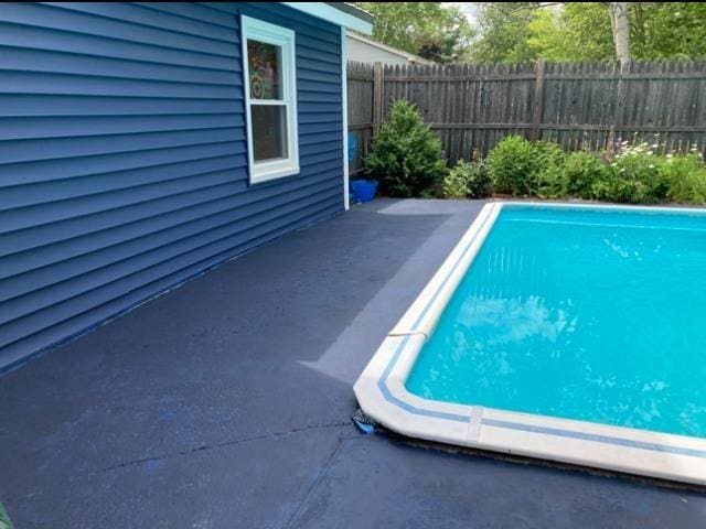 15 Vernon Ave, Rochester, NH 03867 - view of swimming pool featuring a patio area