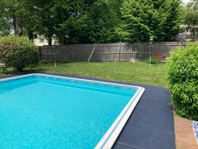 15 Vernon Ave, Rochester, NH 03867 - view of swimming pool