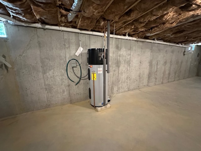 326 Dublin Rd, Jaffrey, NH 03452 - unfinished below grade area featuring heat pump water heater