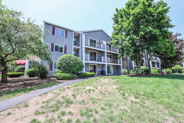 120 Fisherville Rd Unit 8, Concord, NH 03303 - view of front of home featuring a front lawn