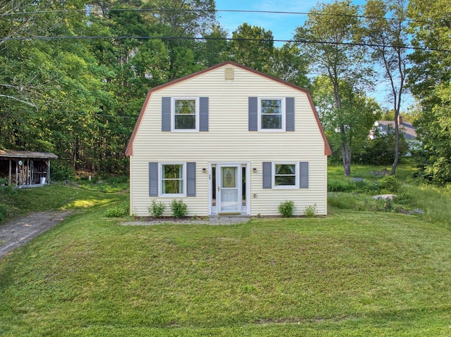 14 W Court Rd, Sunapee, NH 03782 - dutch colonial featuring a gambrel roof and a front lawn