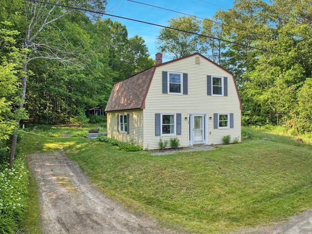 14 W Court Rd, Sunapee, NH 03782 - dutch colonial featuring a gambrel roof, a shingled roof, a front lawn, a chimney, and dirt driveway