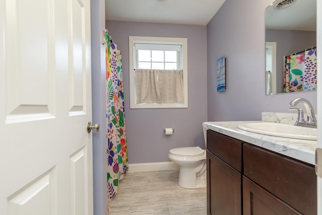 5 Turnpike St, Pembroke, NH 03275 - full bath with vanity and baseboards