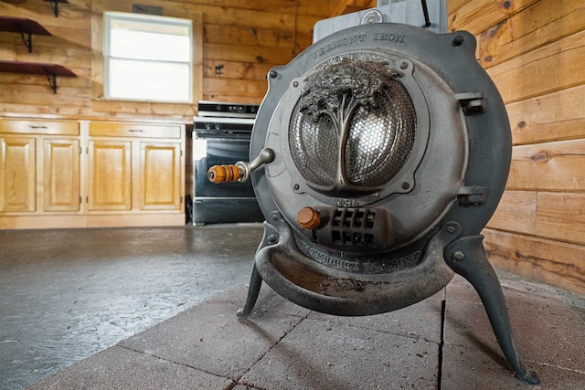 28 New Brighton Hill Rd, Tunbridge, VT 05077 - detailed view of electric stove and wooden walls