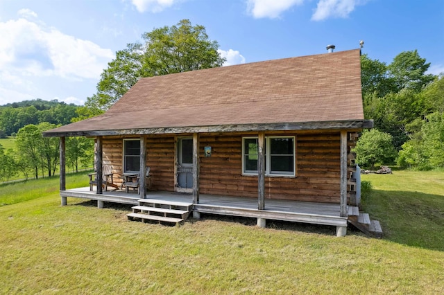 28 New Brighton Hill Rd, Tunbridge, VT 05077 - view of front of house with a front lawn and a shingled roof