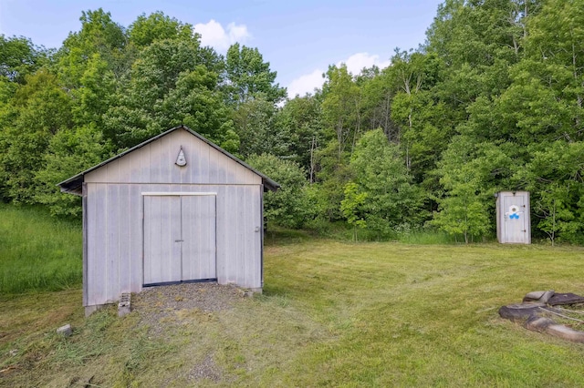 28 New Brighton Hill Rd, Tunbridge, VT 05077 - view of shed with a wooded view