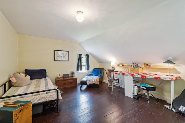 103 Potash Hill Rd, Tunbridge, VT 05077 - bedroom featuring lofted ceiling and wood-type flooring