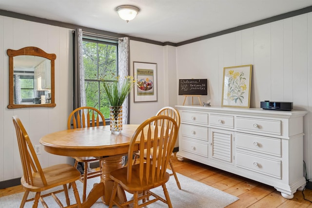 103 Potash Hill Rd, Tunbridge, VT 05077 - dining room with light wood-style floors and a decorative wall