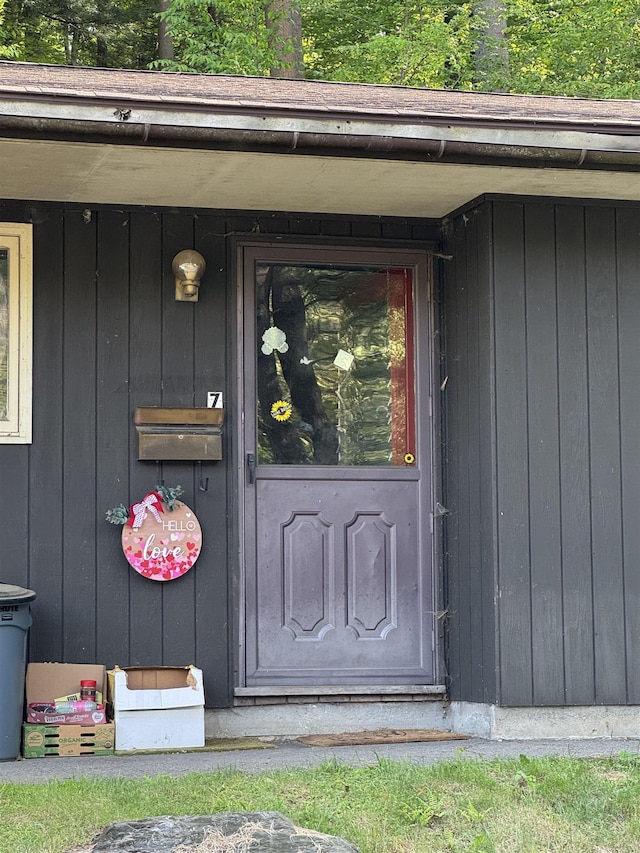 39 Brookside Dr Unit 7, Brattleboro, VT 05301 - entrance to property featuring board and batten siding
