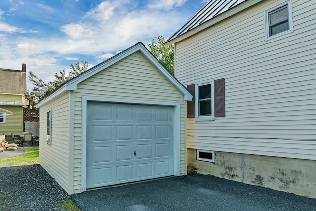 6 Davis Dr, Lebanon, NH 03766 - detached garage featuring driveway