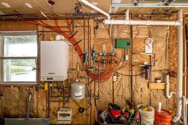 98 Rowell Rd, Lancaster, NH 03584 - utilities featuring water heater