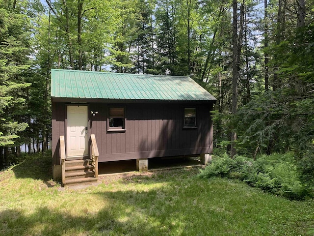 505 River Rd, Pittsburg, NH 03592 - view of outbuilding with entry steps