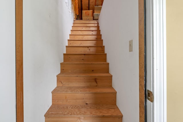 65 Forest St, Londonderry, NH 03053 - view of staircase