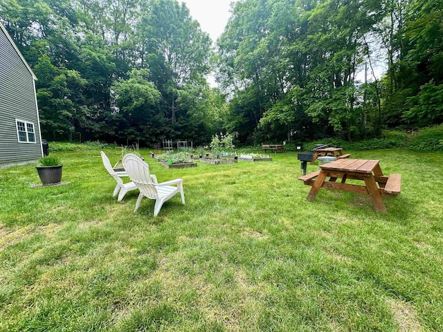 87 Cricketbrook Rd Unit 87, Dover, NH 03820 - view of green lawn