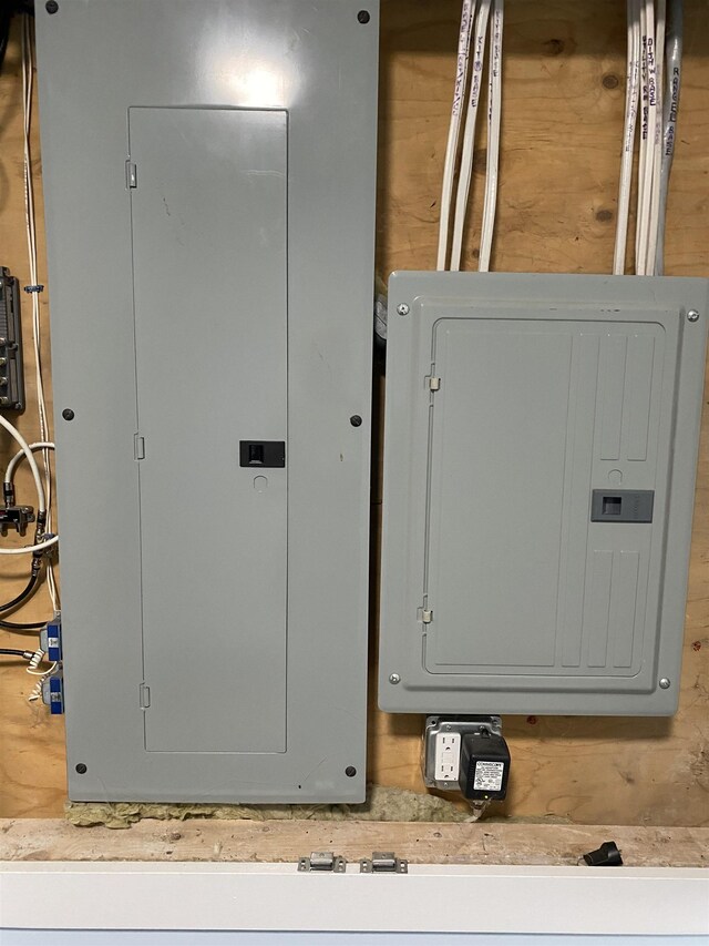 7 Partridge Cir, Salem, NH 03079 - utility room featuring electric panel