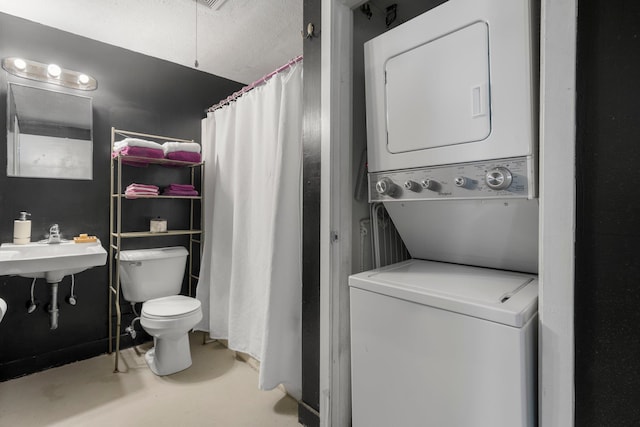 31 Eastside Ln Unit 8, Francestown, NH 03043 - full bath with estacked washer and dryer and curtained shower