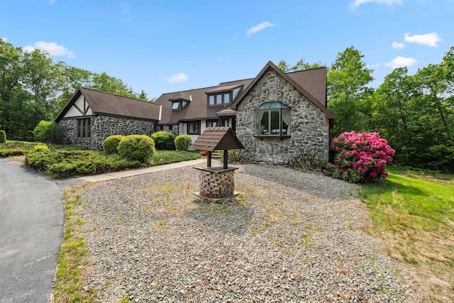19 Hardwood Rd, Windham, NH 03087 - view of front of house with stone siding
