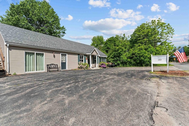 2 Brown Rd, Windham, NH 03087 - view of front facade with a shingled roof