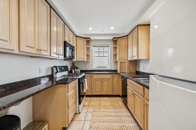 72 Plymouth St, Seabrook, NH 03874