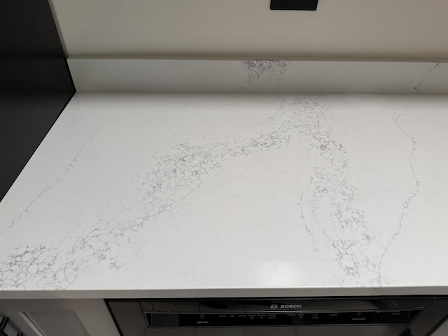 121 Cluff Xing Unit 8, Salem, NH 03079 - kitchen view of dishwashing machine