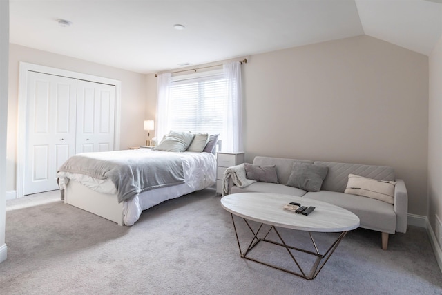 21 Catesby Ln, Londonderry, NH 03053 - carpeted bedroom with a closet and vaulted ceiling