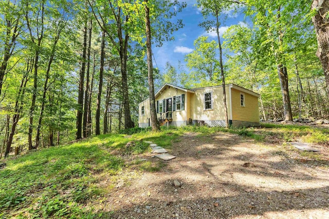 133 Hay Hill Rd, Francestown, NH 03043 - view of side of property