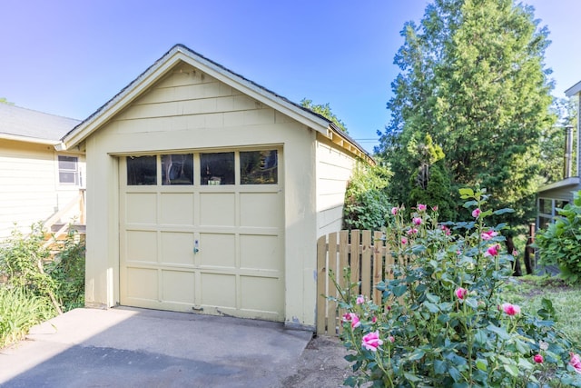 11 Bridge St, Kittery, ME 03904 - detached garage featuring driveway