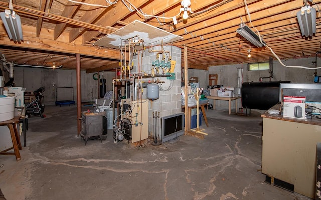 33 Hillside Rd, Kingston, NH 03848 - basement featuring oil tank