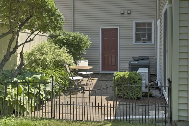 38C Stonehouse Ln, Keene, NH 03431 - entrance to property with a patio area