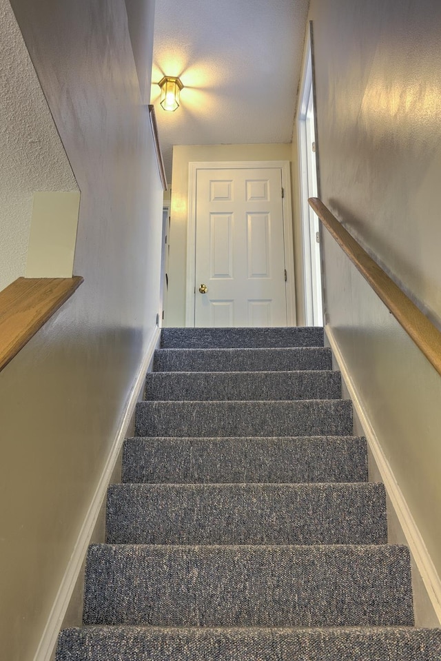 38C Stonehouse Ln, Keene, NH 03431 - view of stairway