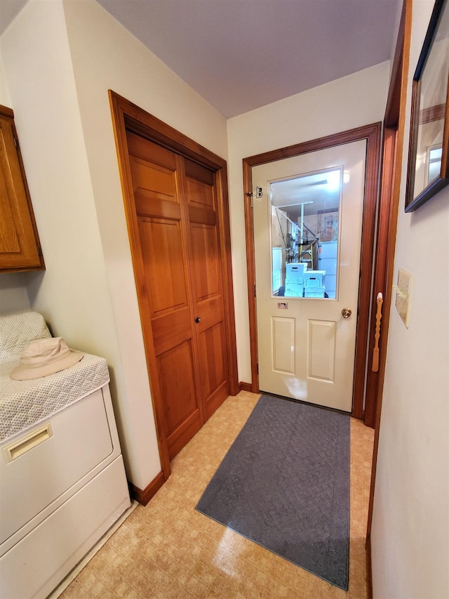381 Cross Ave Unit 9, 10, Saint Johnsbury, VT 05819 - laundry area featuring light flooring and baseboards