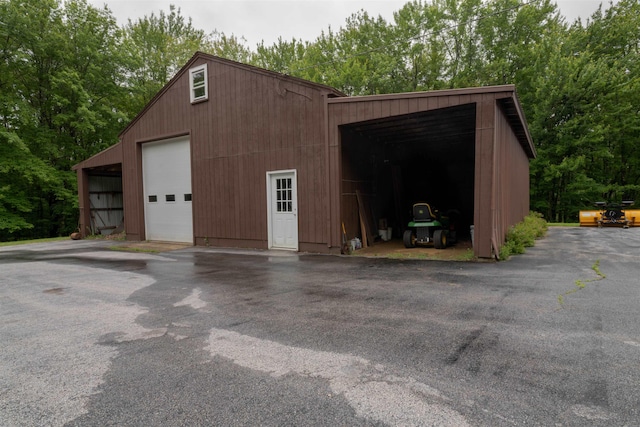 1061 Suncook Valley Rd, Barnstead, NH 03225 - garage with a garage