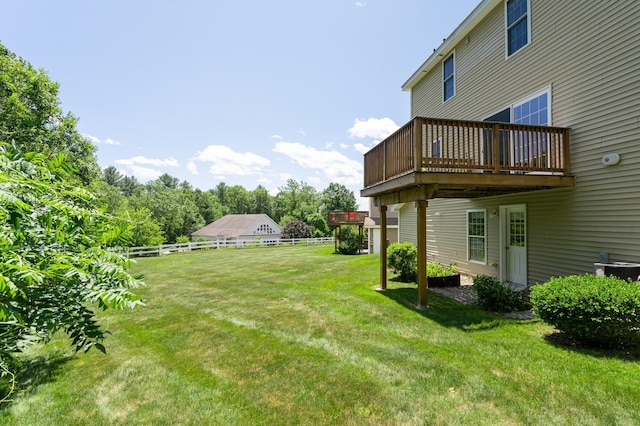 70B Shadowbrook Dr Unit 70B, Hudson, NH 03051 - view of yard with a deck