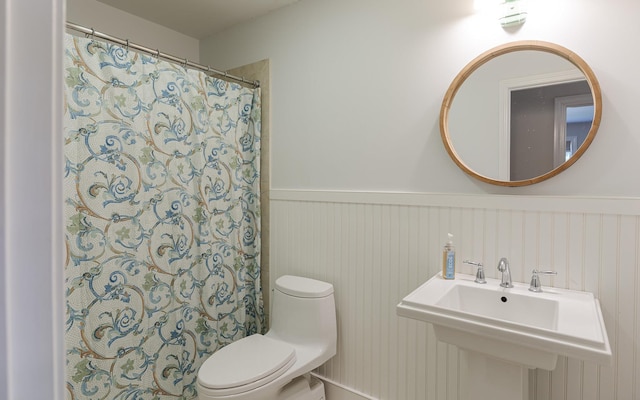 81 Summit Ridge Dr, Keene, NH 03431 - full bathroom with a wainscoted wall and a shower with curtain