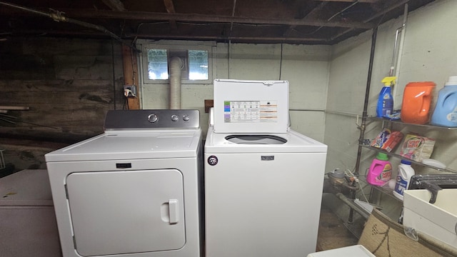 18 Cross St, Allenstown, NH 03275 - washroom featuring independent washer and dryer