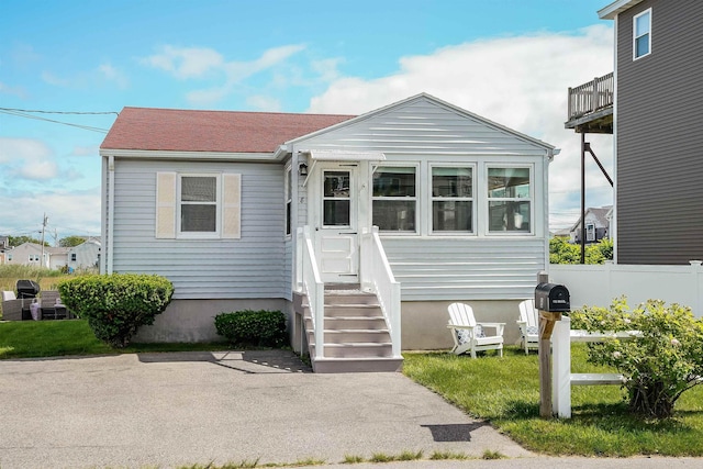 8 Red Coat Ln, Hampton, NH 03842 - view of front of house