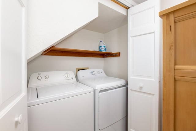 5 Golf Vw Unit B, Laconia, NH 03246 - laundry room featuring washer and clothes dryer