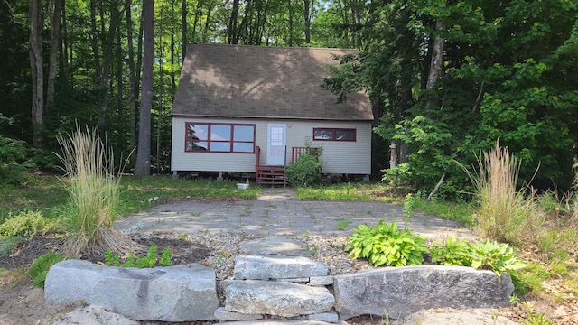 10 Crescent Dr, Barnstead, NH 03225 - cape cod home with a shingled roof