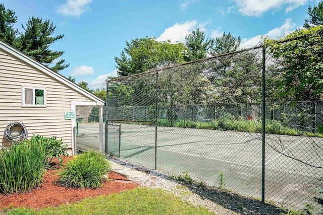 2 Autumn Leaf Dr Unit 20, Nashua, NH 03060 - view of tennis court