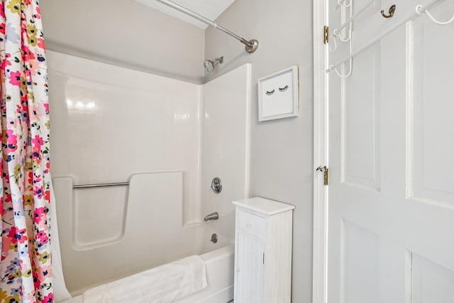 27 Olde Common Dr, Atkinson, NH 03811 - full bath featuring shower / bath combo with shower curtain