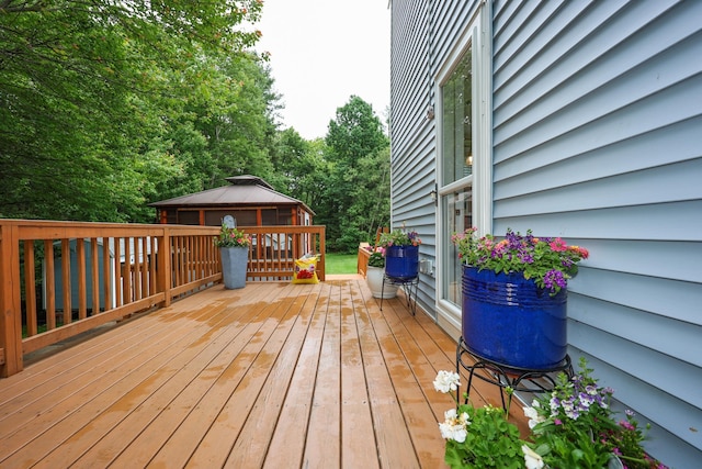 2L Homestead Dr Unit L, Derry, NH 03038 - deck featuring a gazebo