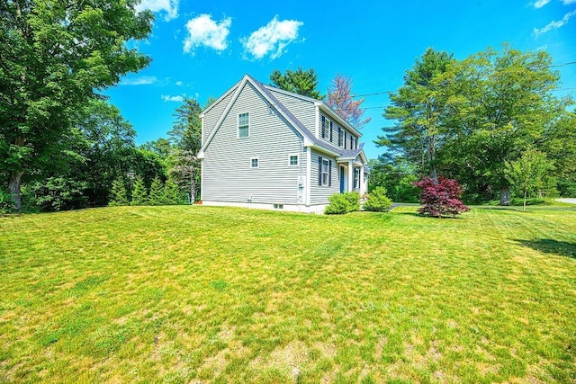 9 Marshall Rd, Kingston, NH 03848 - view of side of home with a lawn