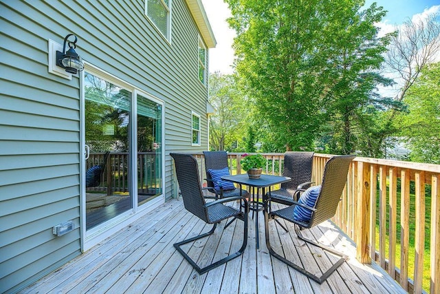 9 Marshall Rd, Kingston, NH 03848 - deck featuring outdoor dining space