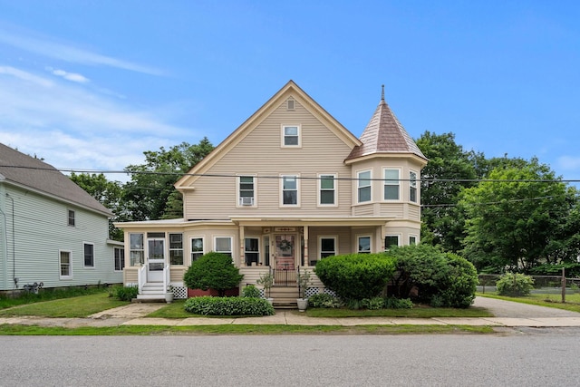 52 Chestnut St, Rochester, NH 03867