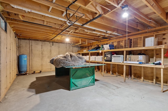 104 Rolling Ridge Rd, Bartlett, NH 03812 - basement with a water pressure tank