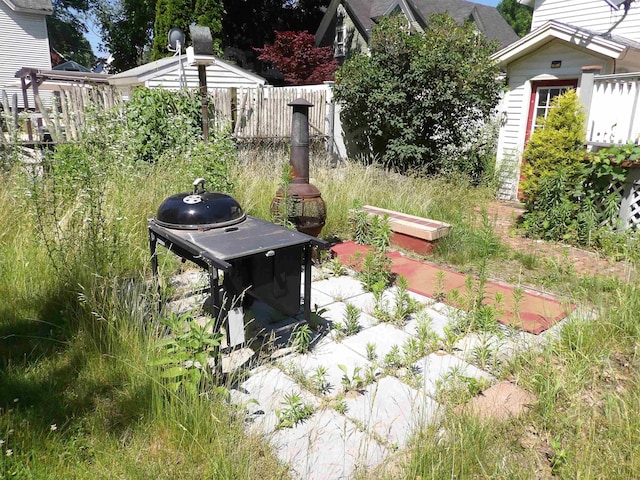 25 Downing St, Concord, NH 03301 - view of yard
